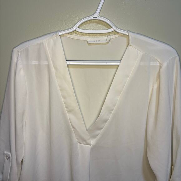 Lush White Semi-sheer 3/4 Sleeve V Neck Blouse Large Feminine Flowy Spring Light - Picture 10 of 10